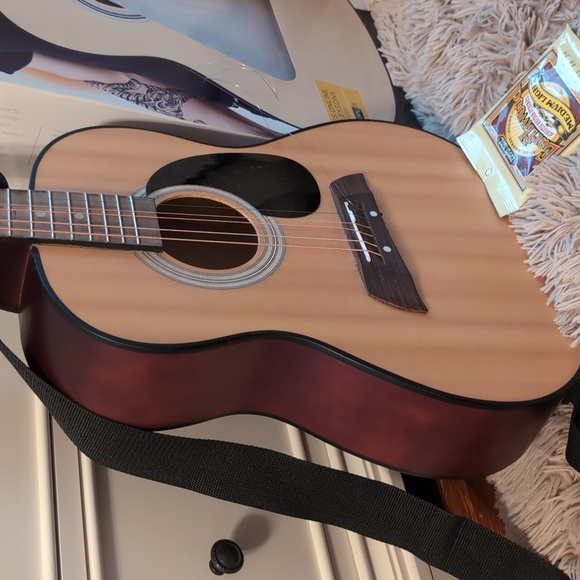 Acoustic guitar (Adam Levine series) - Picture 6 of 7